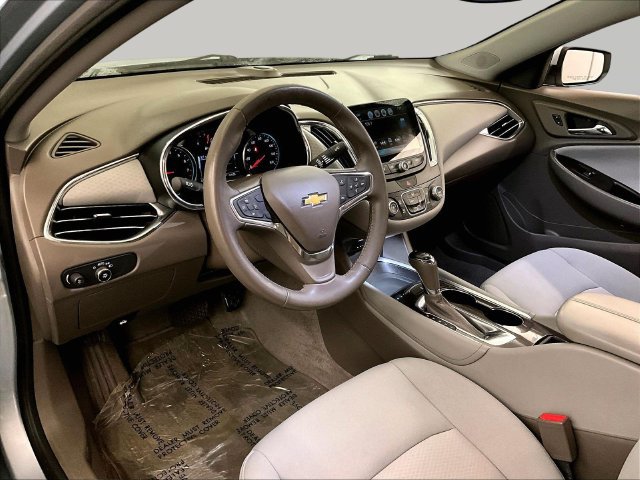 Used 2018 Chevrolet Malibu LT FWD image 12