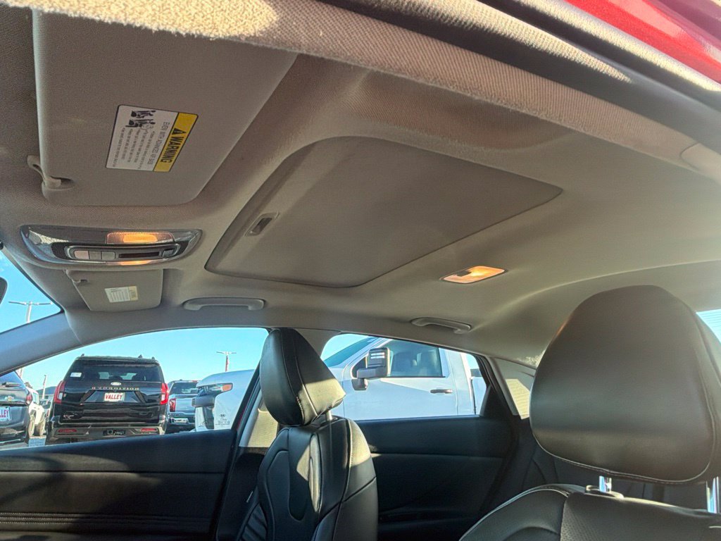 Used 2023 Hyundai Elantra Limited FWD image 32