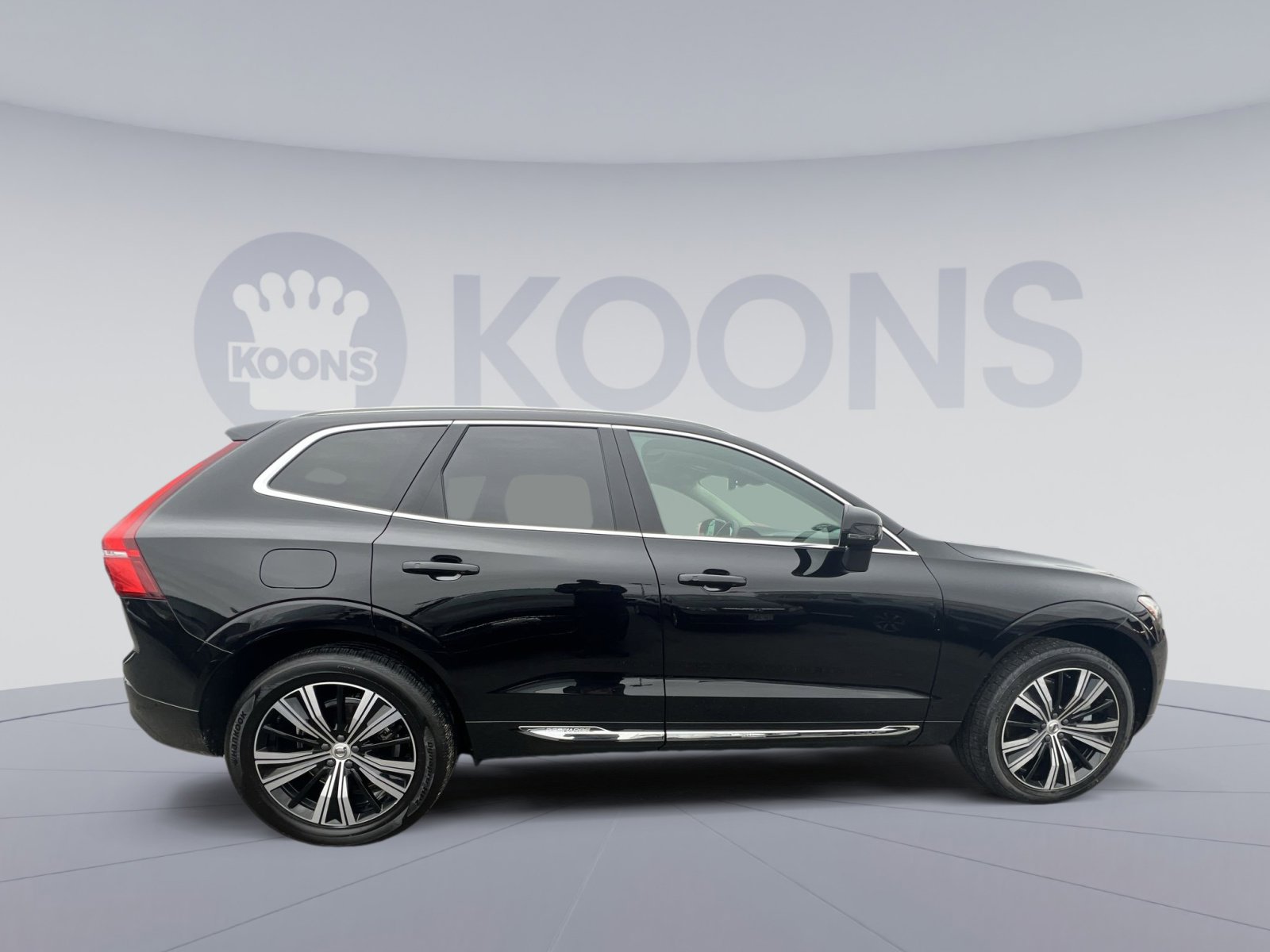 Used 2023 Volvo XC60 T8 Plus w/ Protection Package Premier image 8