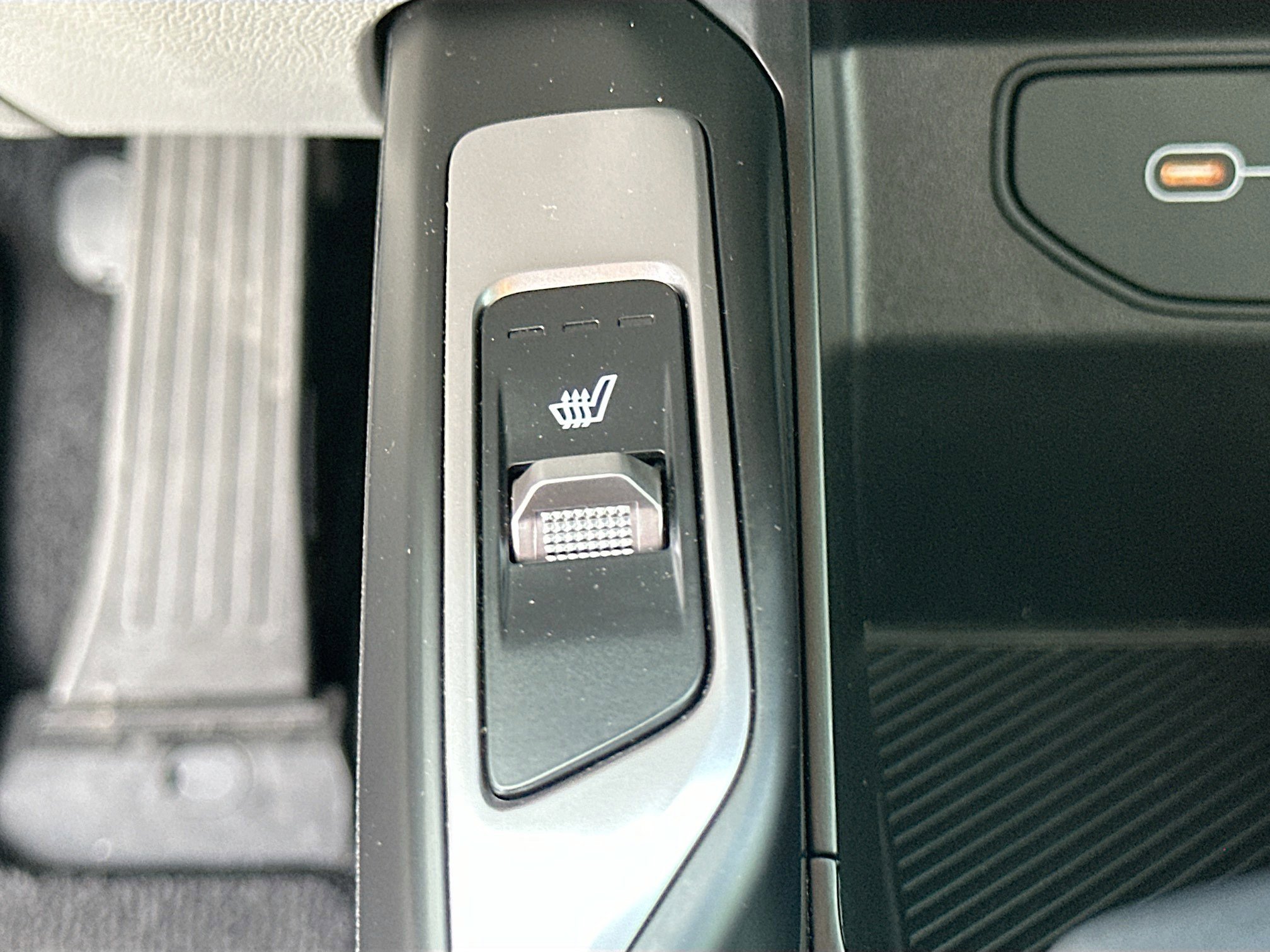 Used 2025 Kia Sorento S image 20