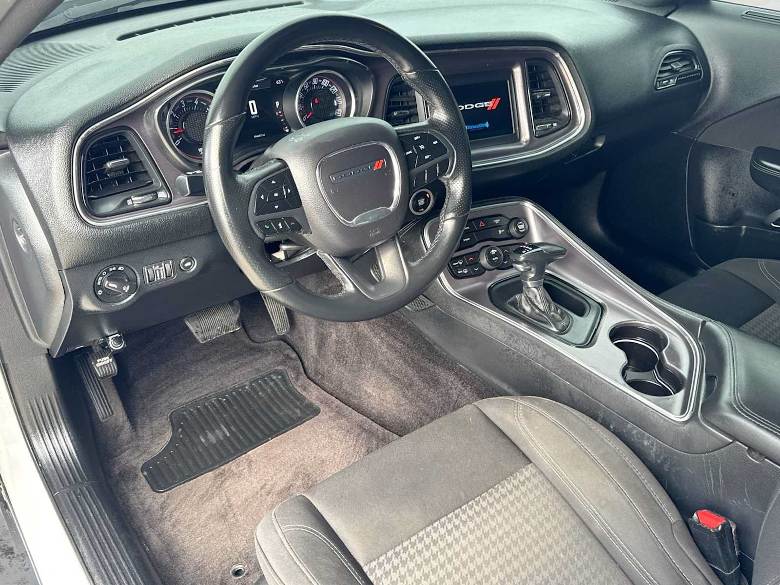 Used 2018 Dodge Challenger R/T RWD image 2
