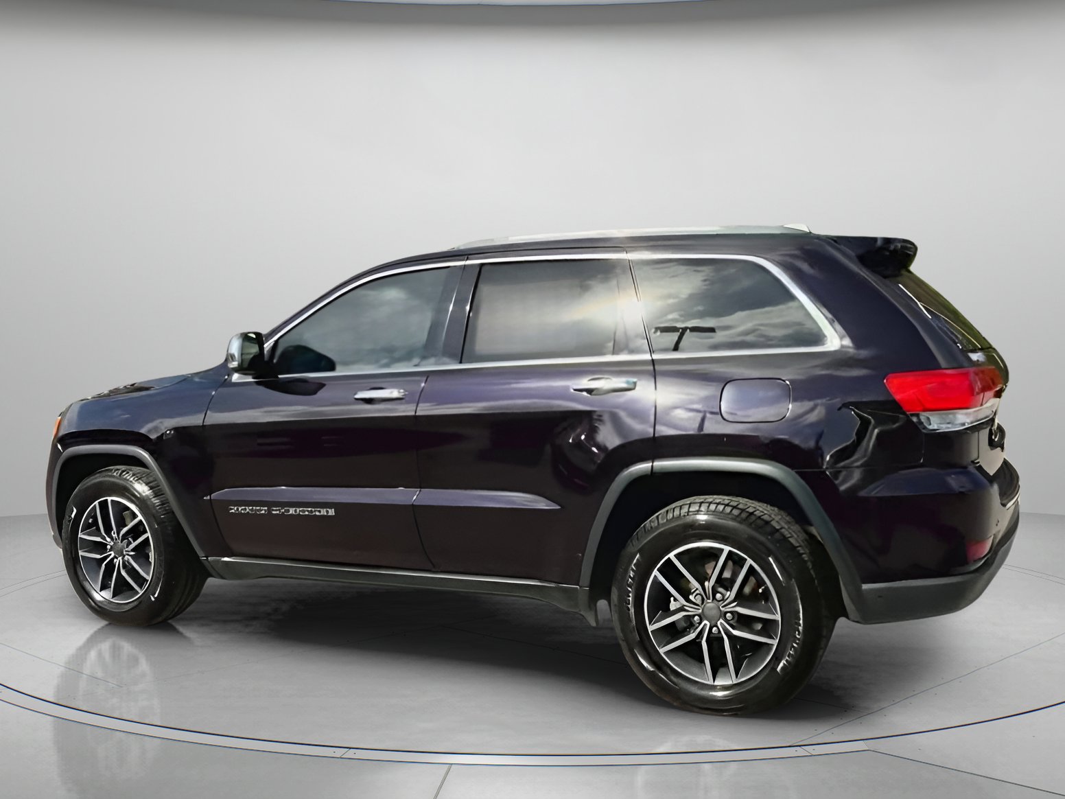 Used 2019 Jeep Grand Cherokee Limited image 19