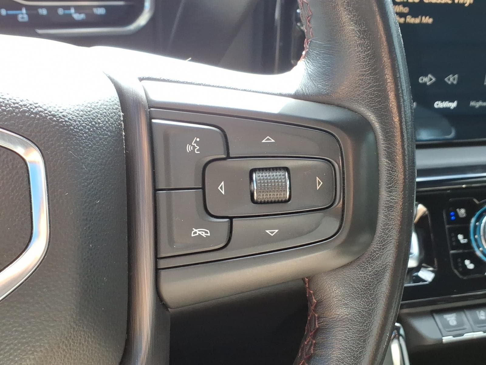 Used 2024 GMC Sierra 2500 AT4X AWD/4WD image 18