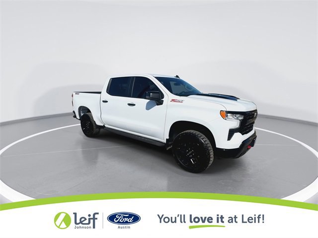 Used 2024 Chevrolet Silverado 1500 LT Trail Boss w/ Convenience Package II image 2