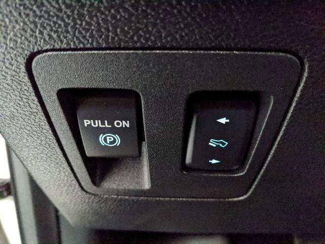 Certified 2019 Ford F150 Platinum w/ Technology Package image 16