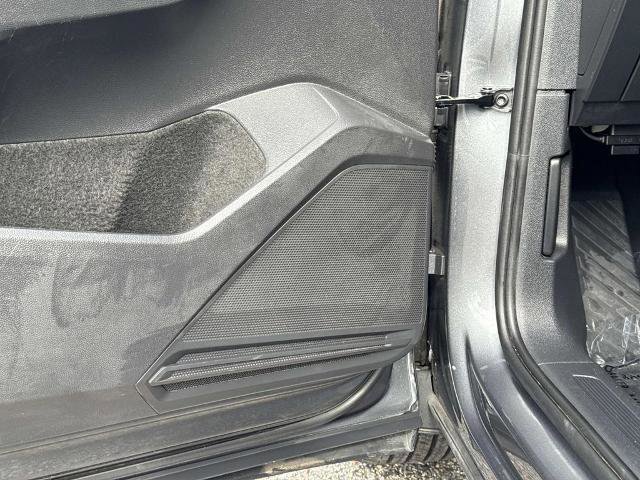 Used 2023 Volkswagen Tiguan SE w/ Panoramic Sunroof Package image 19