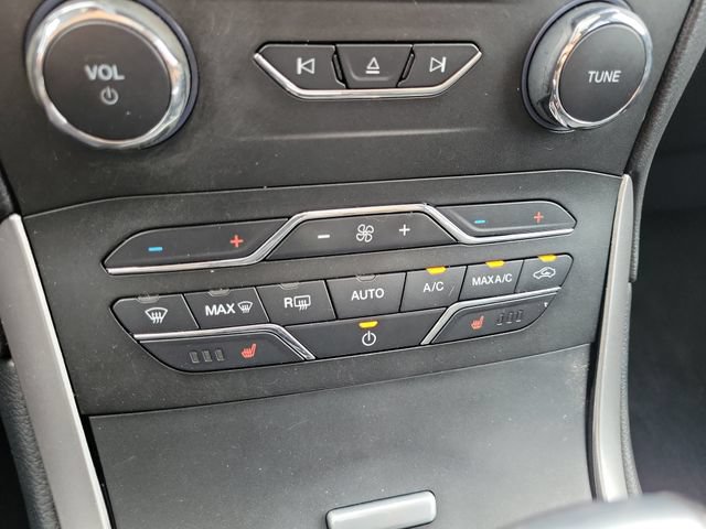 Certified 2018 Ford Edge SEL w/ Equipment Group 201A AWD/4WD image 24