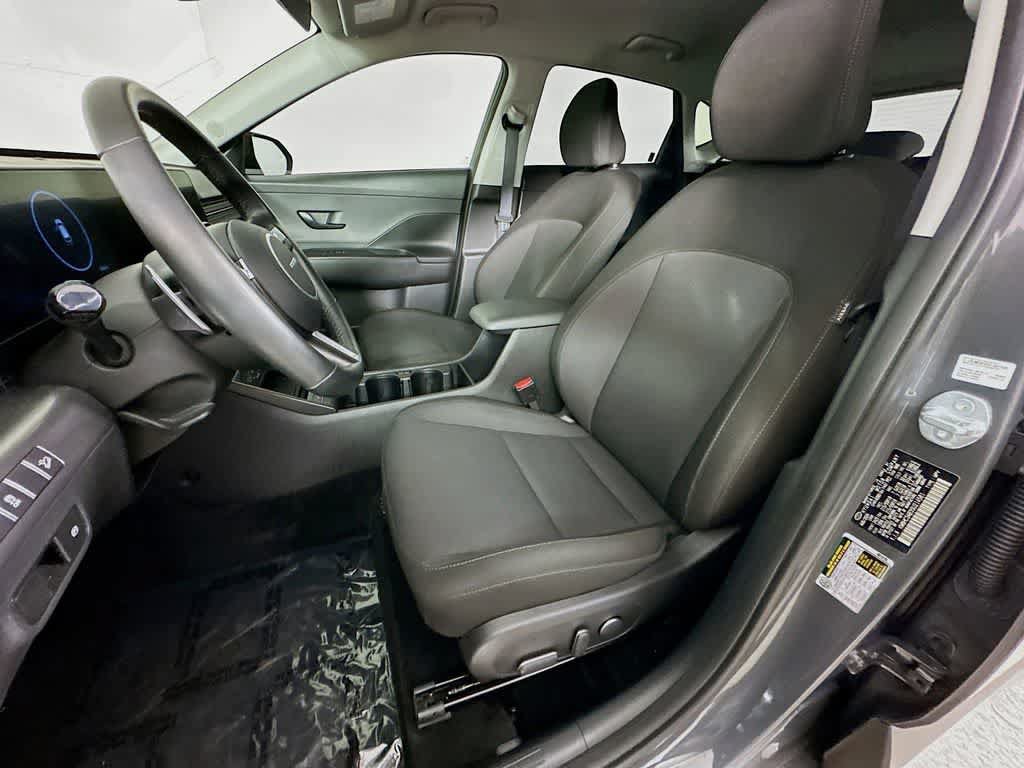 Used 2025 Hyundai Kona SEL FWD image 12