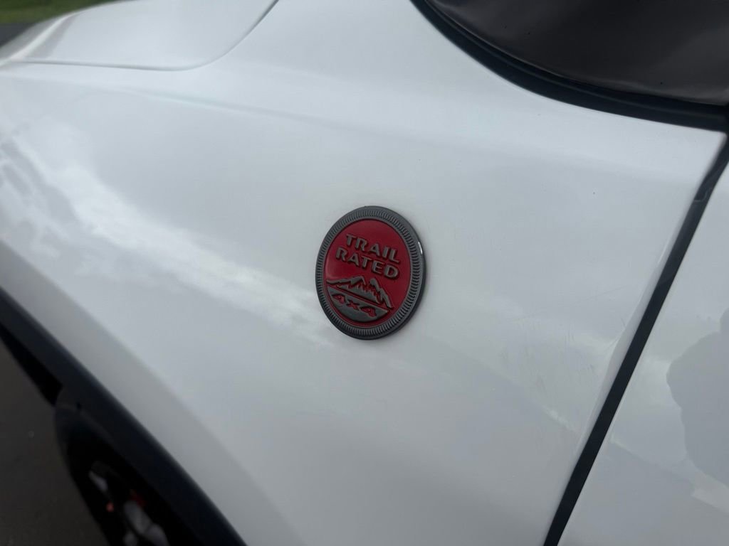 Used 2023 Jeep Compass Trailhawk w/ Trailhawk Convenience Group AWD/4WD image 11