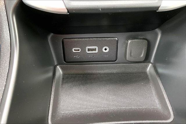 Used 2024 GMC Terrain SLE AWD/4WD image 32