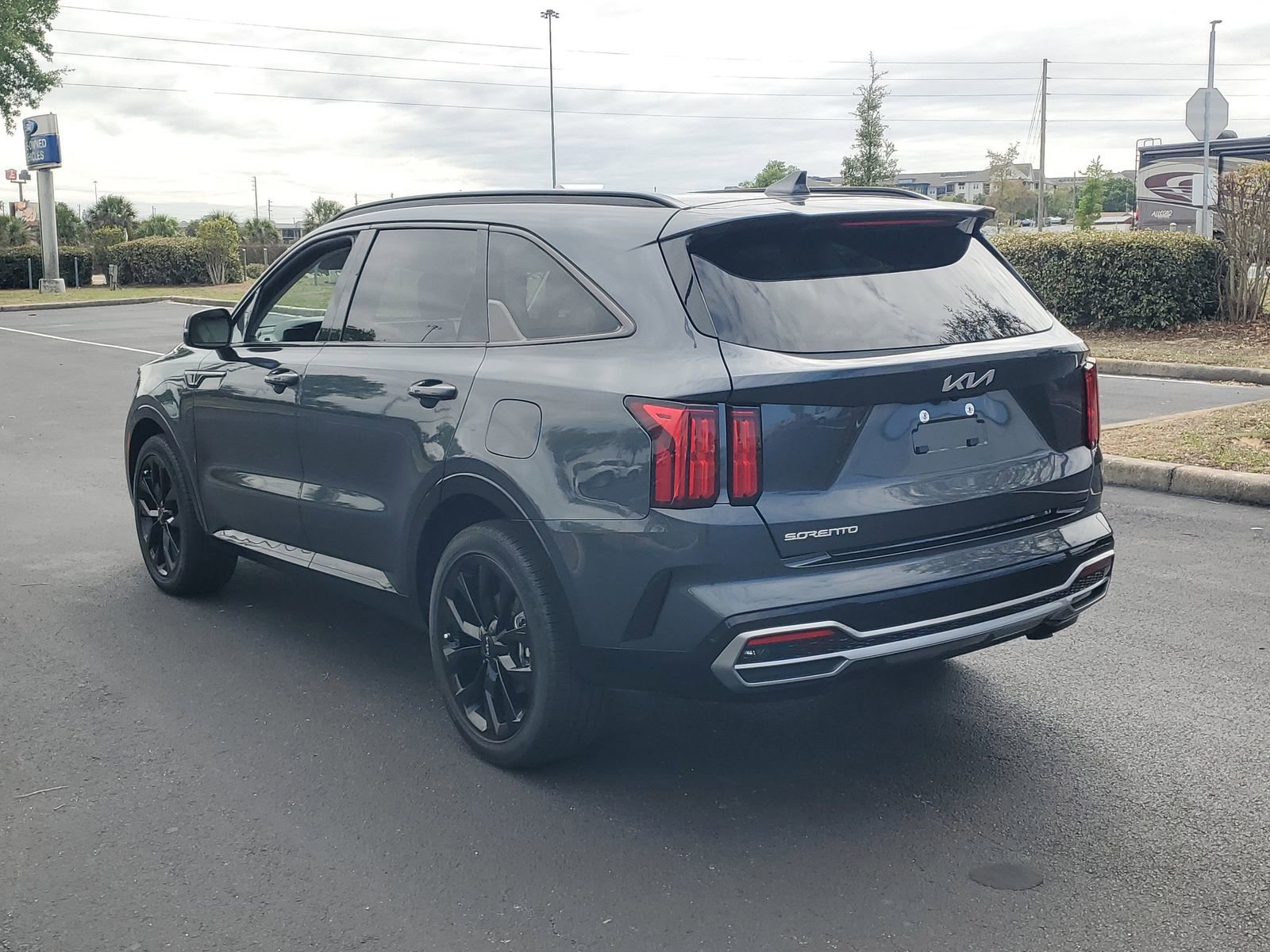 Used 2023 Kia Sorento SX image 2