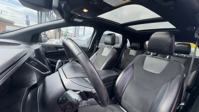 Certified 2024 Ford Edge ST w/ Equipment Group 401A image 16