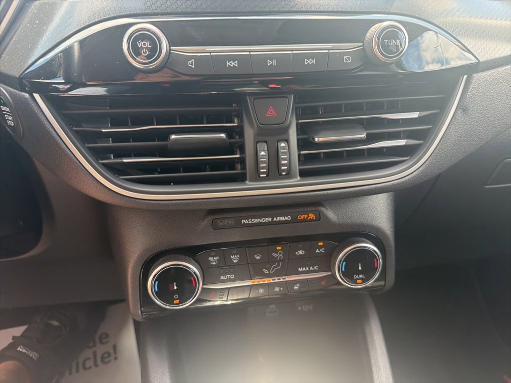Certified 2022 Ford Escape SEL w/ SEL Stealth AWD Package image 27