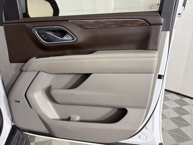 Used 2021 Chevrolet Suburban LT w/ LT Signature Package RWD image 36