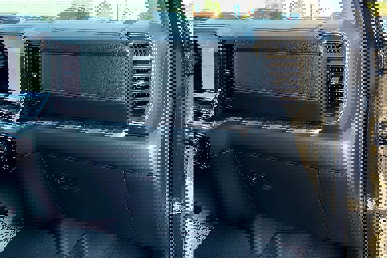 Used 2022 Chevrolet Silverado 1500 LT image 18