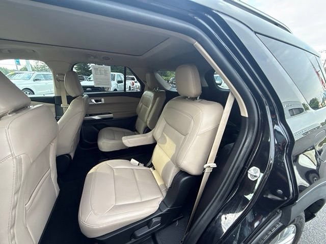 Certified 2022 Ford Explorer Limited w/ Equipment Group 301A AWD/4WD image 15