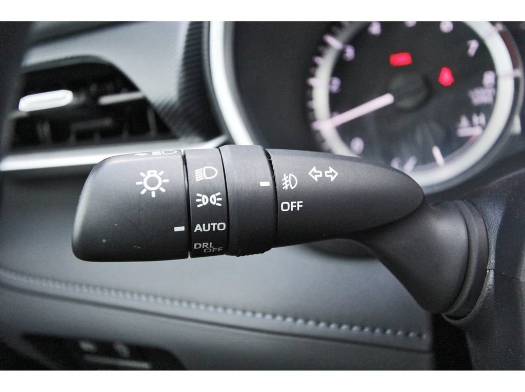 Used 2024 Toyota Highlander XSE FWD image 17
