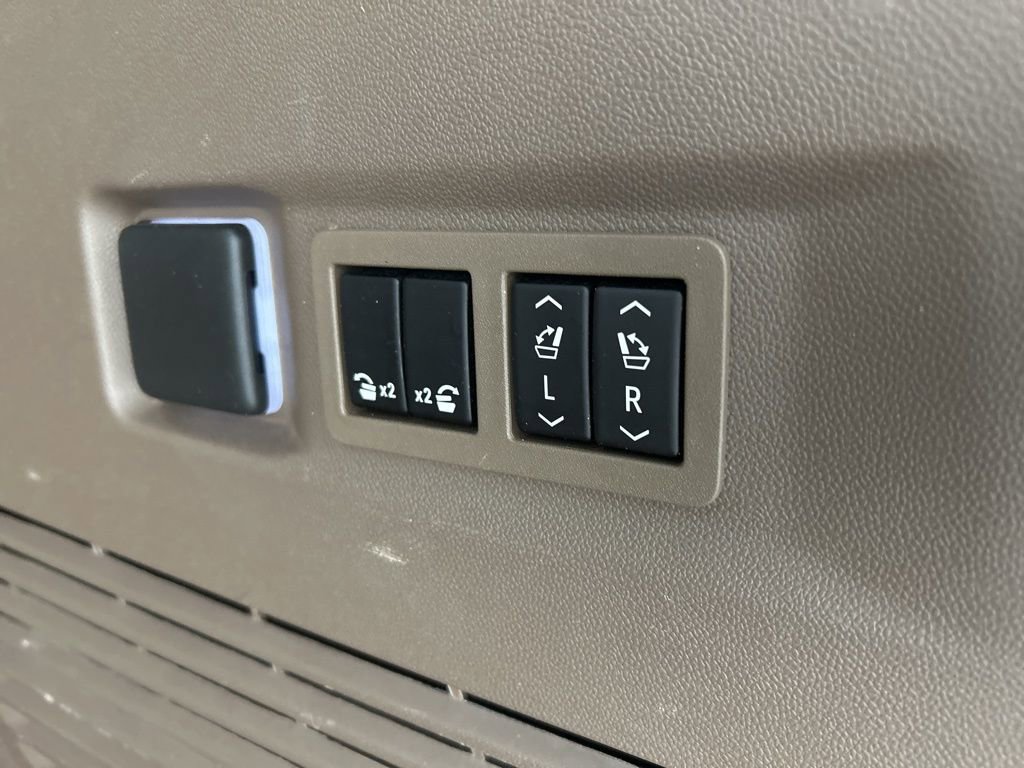 Used 2021 GMC Yukon Denali AWD/4WD image 31