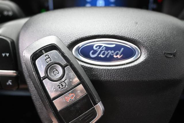 Certified 2025 Ford Escape ST-Line AWD/4WD image 31