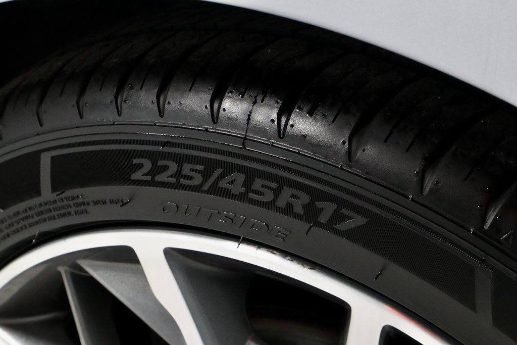 Used 2020 Hyundai Elantra Limited w/ Cargo Package (C1) image 19