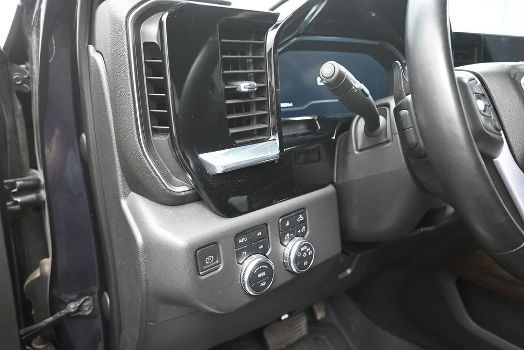 Used 2023 GMC Sierra 1500 Elevation w/ Elevation Premium Package AWD/4WD image 13