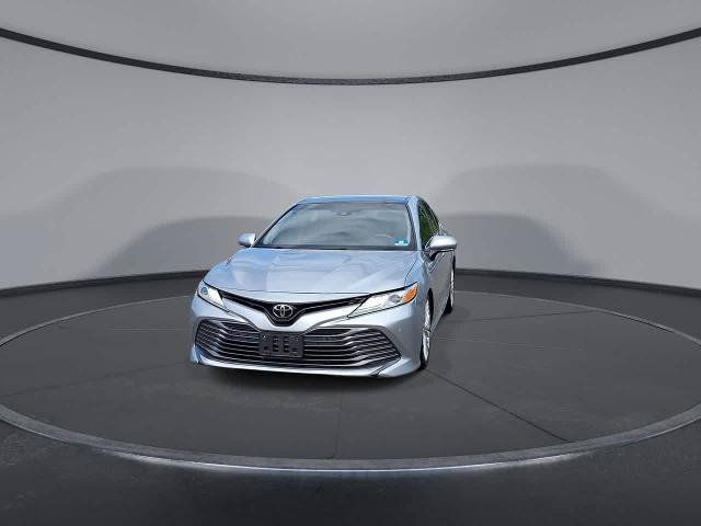 Used 2018 Toyota Camry XLE FWD image 3