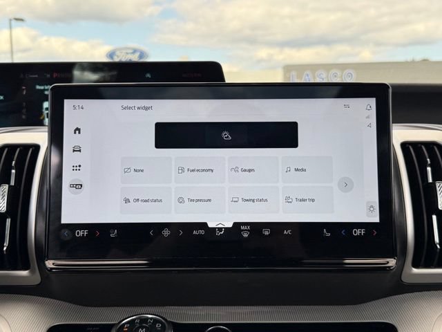 Certified 2025 Ford Expedition Active AWD/4WD image 28