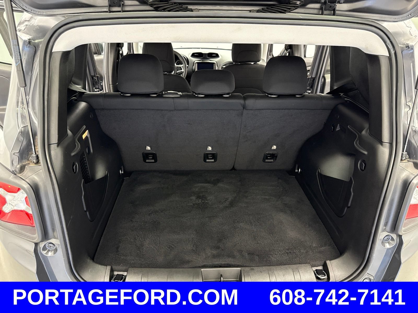 Used 2023 Jeep Renegade Latitude AWD/4WD image 40