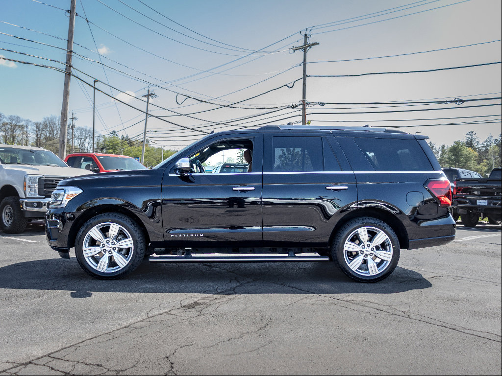 Certified 2024 Ford Expedition Platinum AWD/4WD image 4