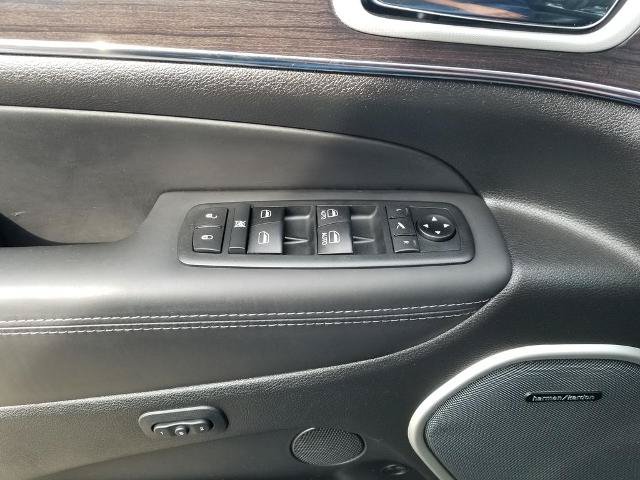 Used 2020 Jeep Grand Cherokee Overland w/ Interior Metal Package AWD/4WD image 23