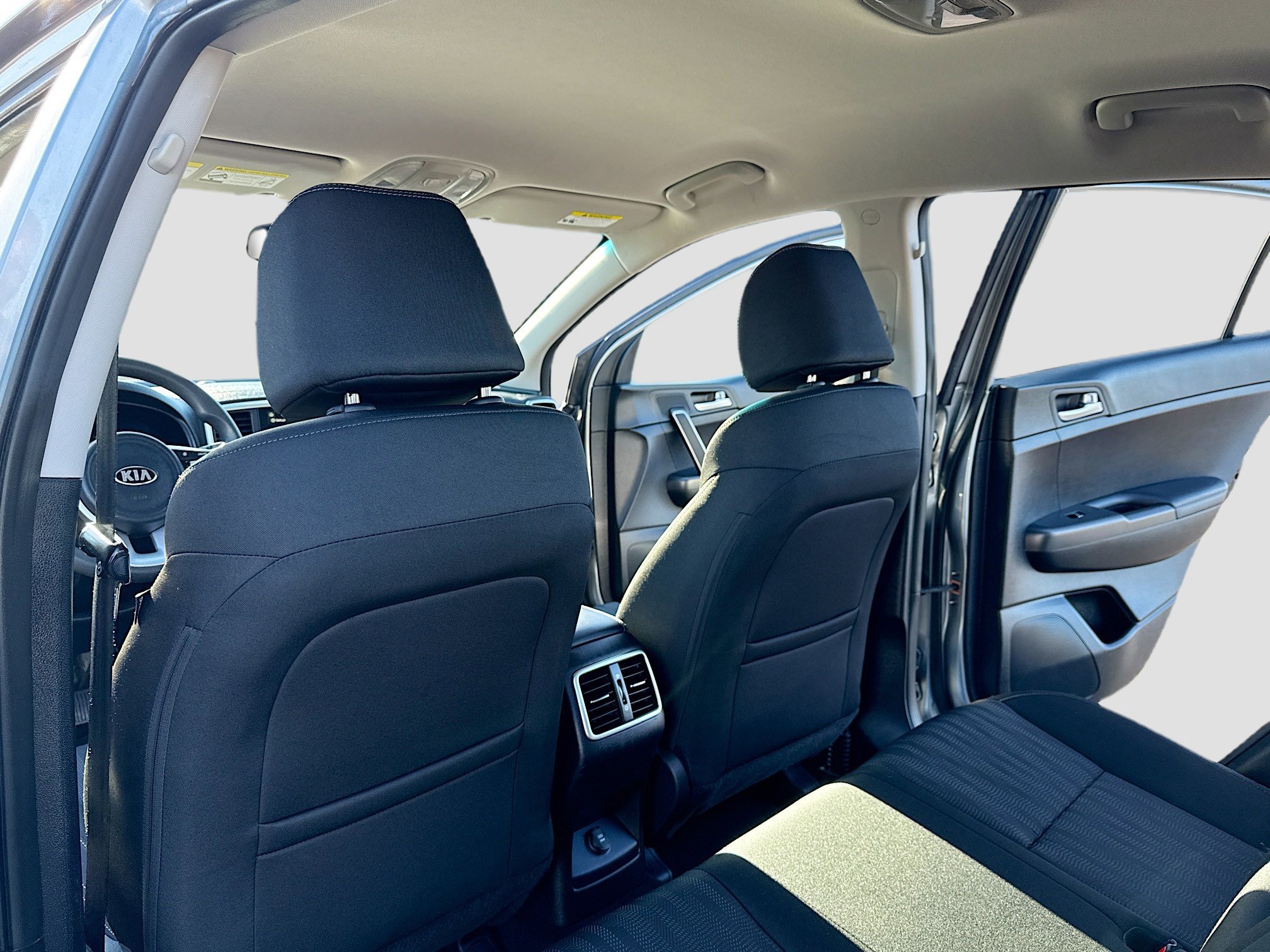 Used 2021 Kia Sportage LX image 9