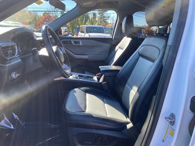 Certified 2022 Ford Explorer XLT w/ Equipment Group 202A image 15
