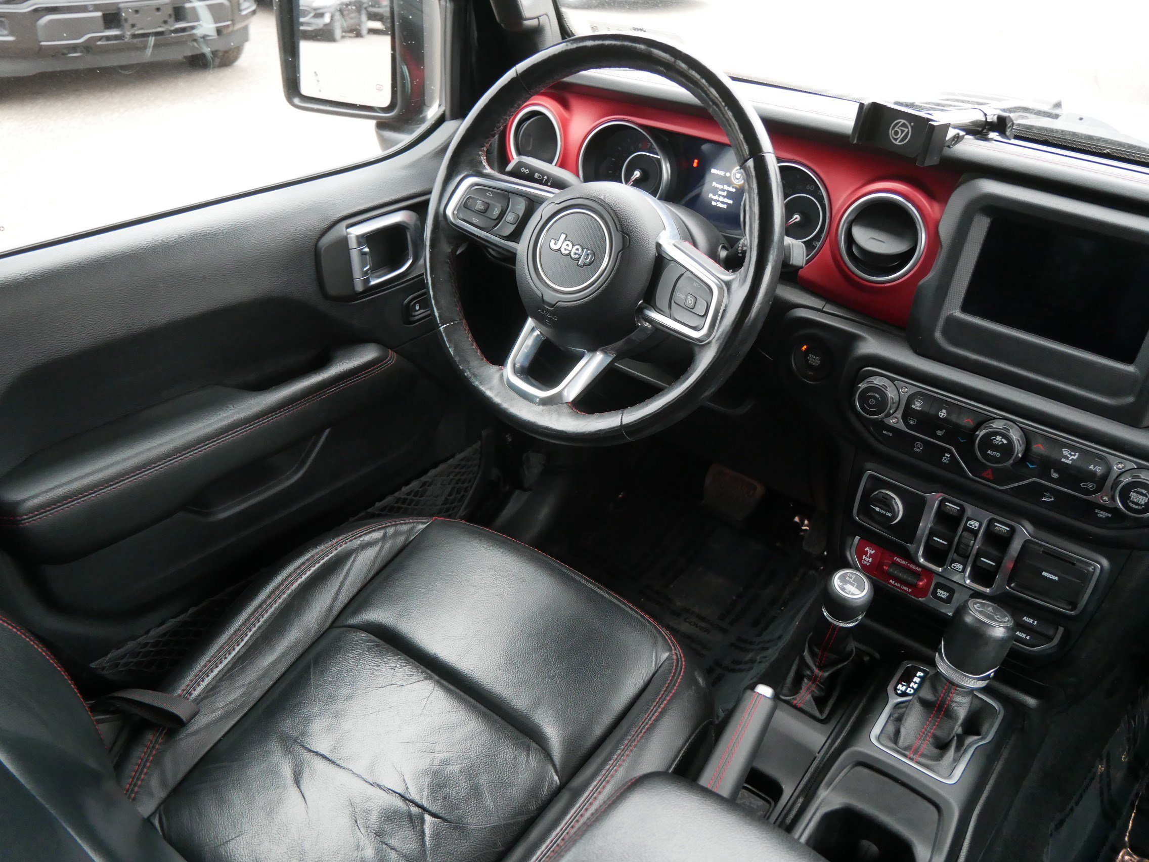 Used 2018 Jeep Wrangler Unlimited Rubicon w/ Cold Weather Group image 9