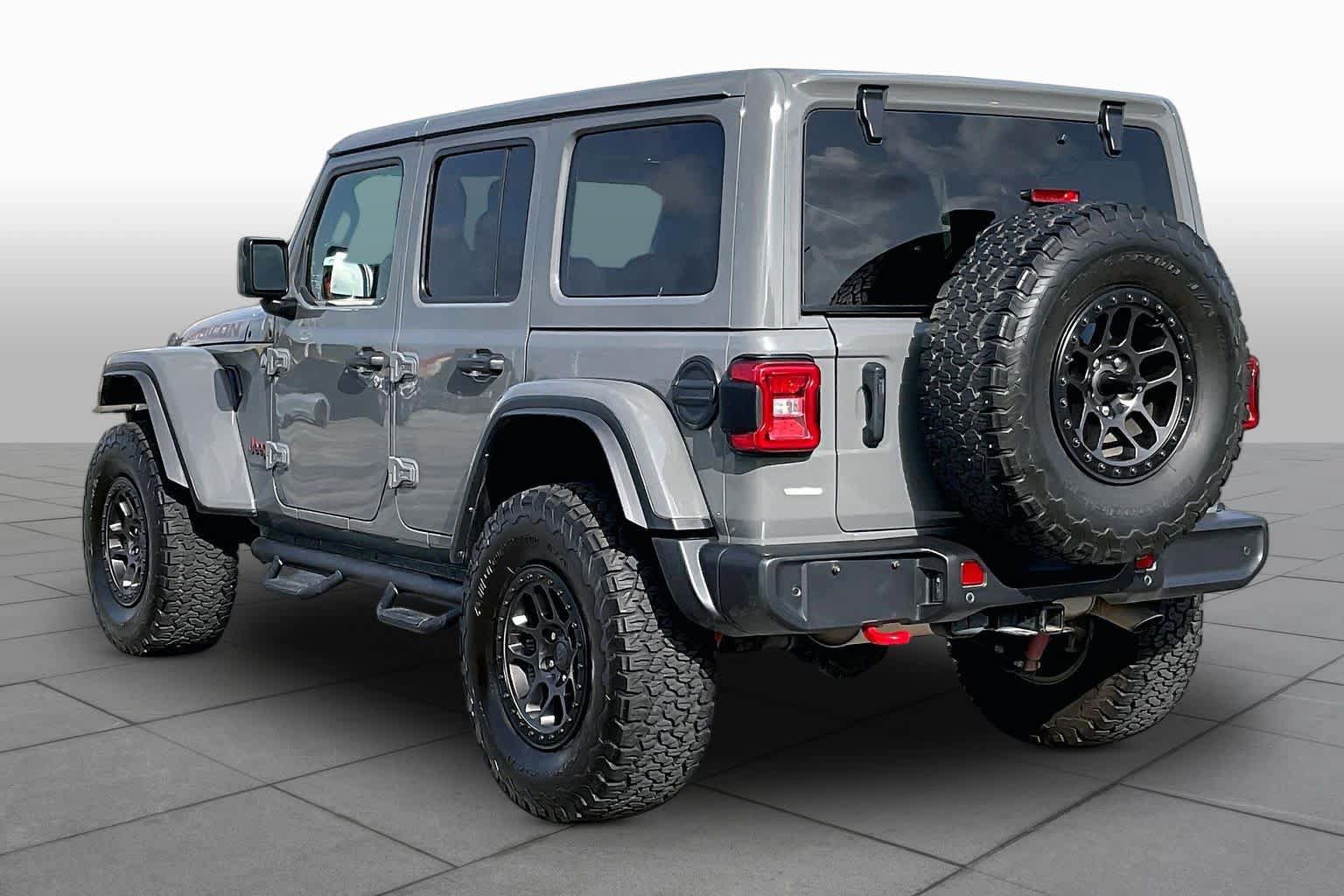 Used 2021 Jeep Wrangler Unlimited Rubicon w/ Xtreme Recon 35" Tire Package AWD/4WD image 12
