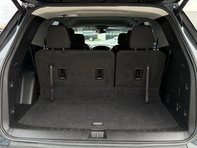 Used 2020 Chevrolet Traverse LT image 37