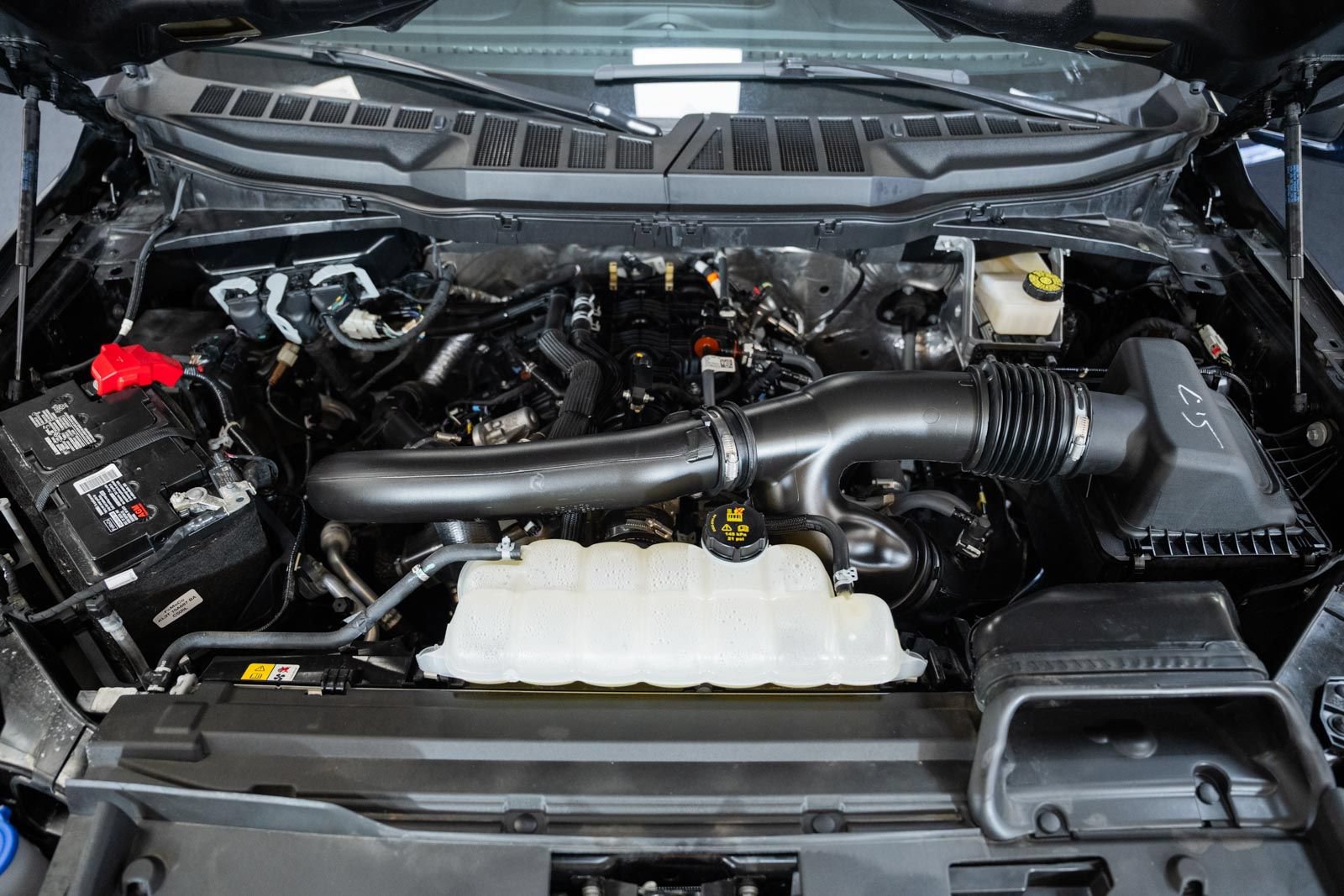 Certified 2024 Ford F150 Lariat AWD/4WD image 18