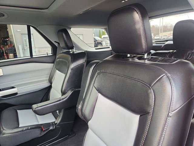 Certified 2023 Ford Explorer XLT w/ Equipment Group 202A image 25