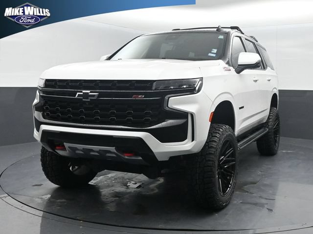 Used 2023 Chevrolet Tahoe Z71 w/ Luxury Package AWD/4WD image 3