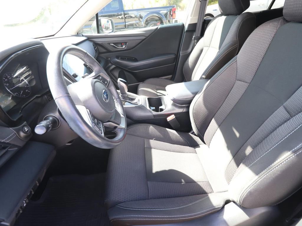 Used 2023 Subaru Outback Premium image 8