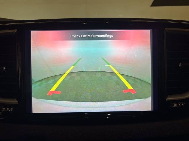 Used 2024 Chrysler Pacifica Touring-L FWD image 27