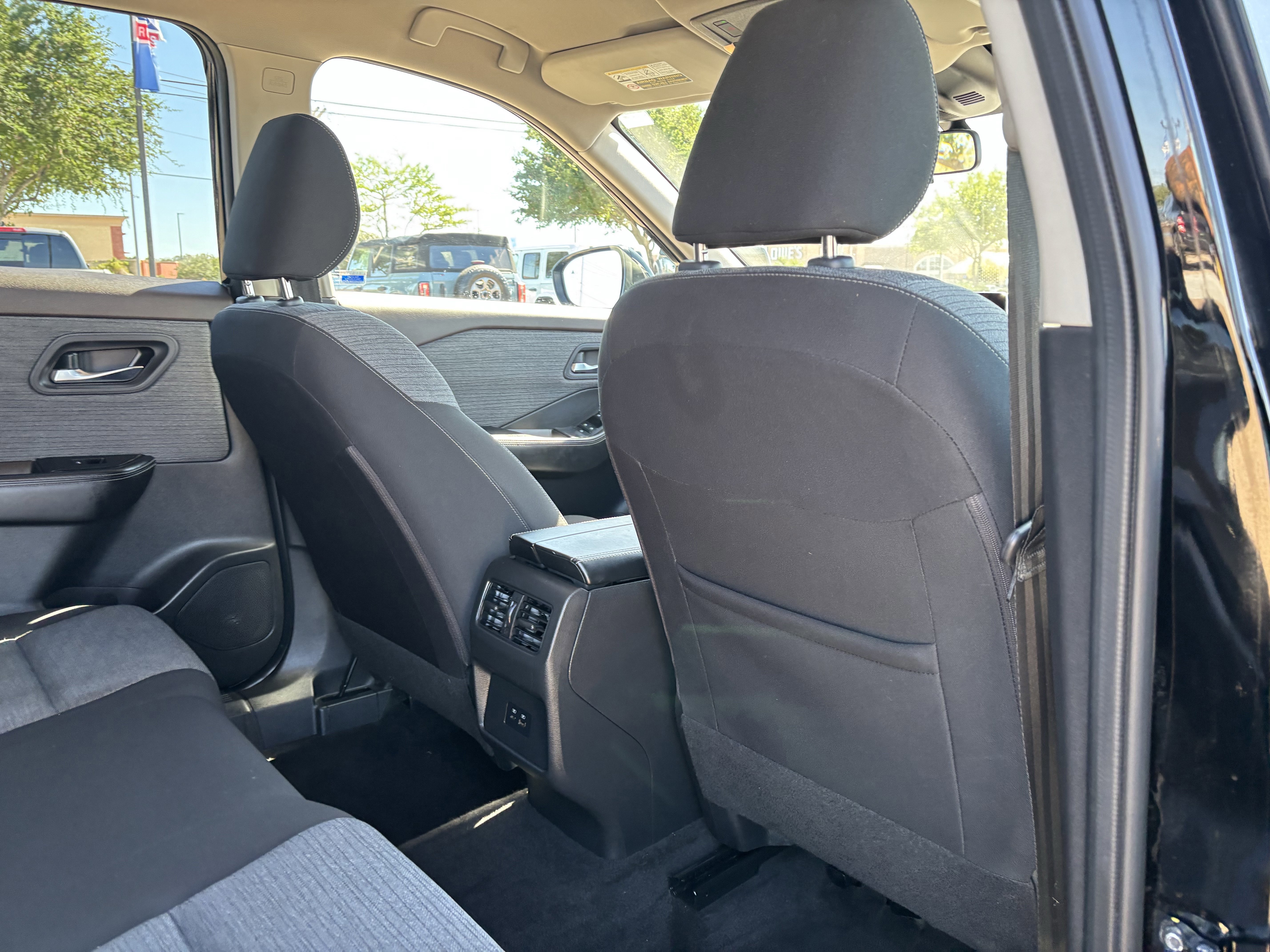 Used 2023 Nissan Rogue SV image 21