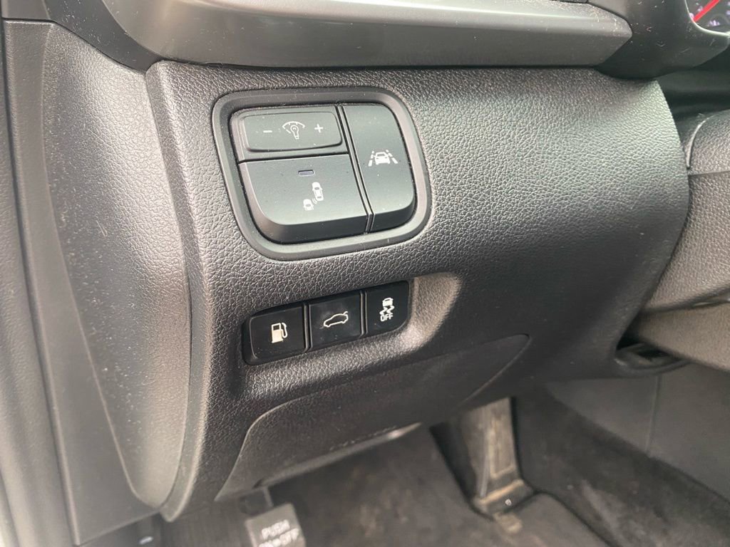 Used 2020 Kia Optima LX image 16