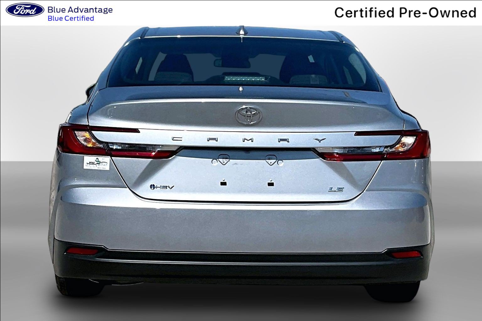 Used 2025 Toyota Camry LE FWD image 4