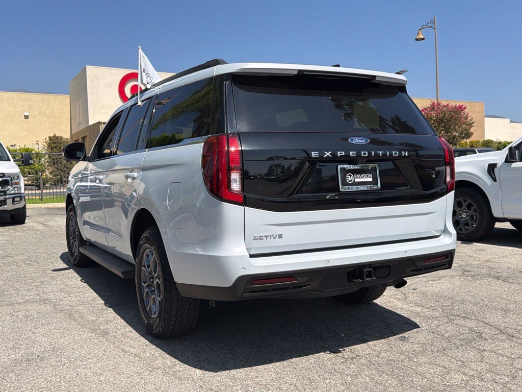 Certified 2025 Ford Expedition Active AWD/4WD image 10