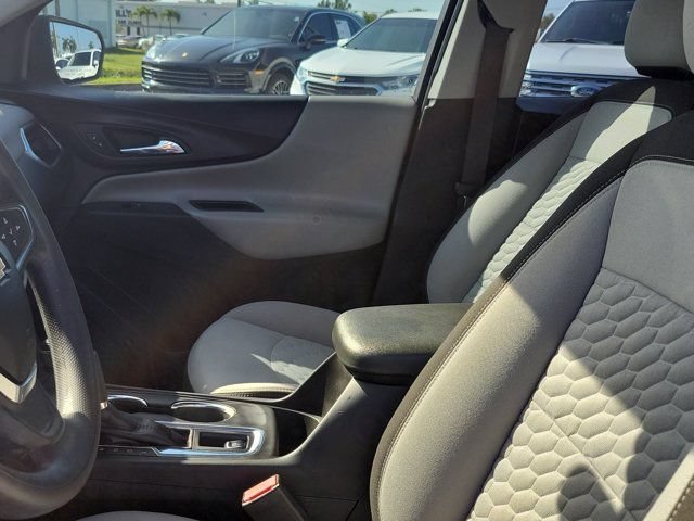 Used 2021 Chevrolet Equinox LS FWD image 24