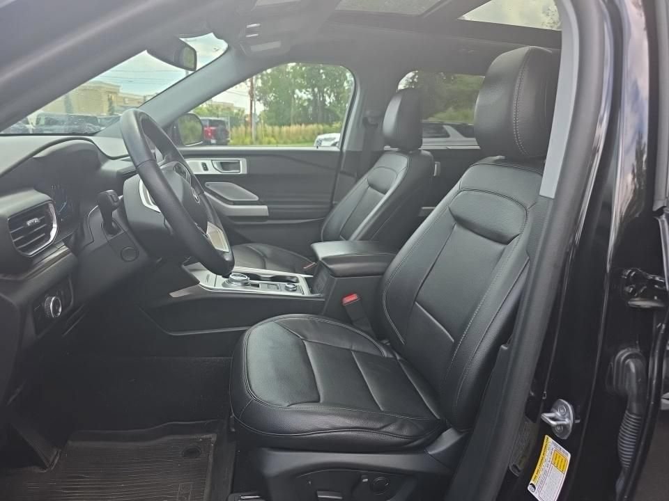 Certified 2023 Ford Explorer Limited w/ Limited Technology Package AWD/4WD image 5