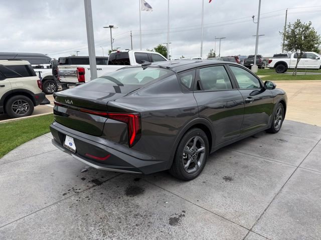 Used 2025 Kia K4 LXS FWD image 3