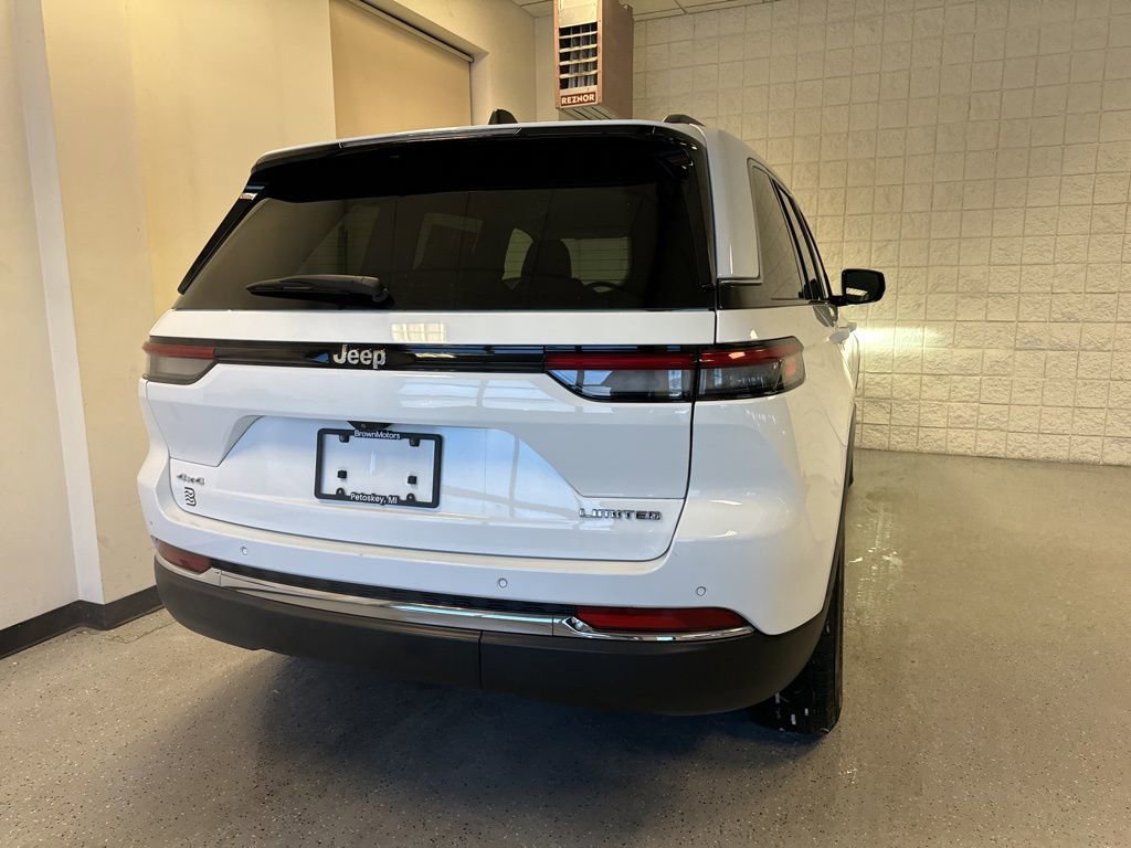 Used 2023 Jeep Grand Cherokee Limited w/ Trailer Tow Prep Group (B) image 6