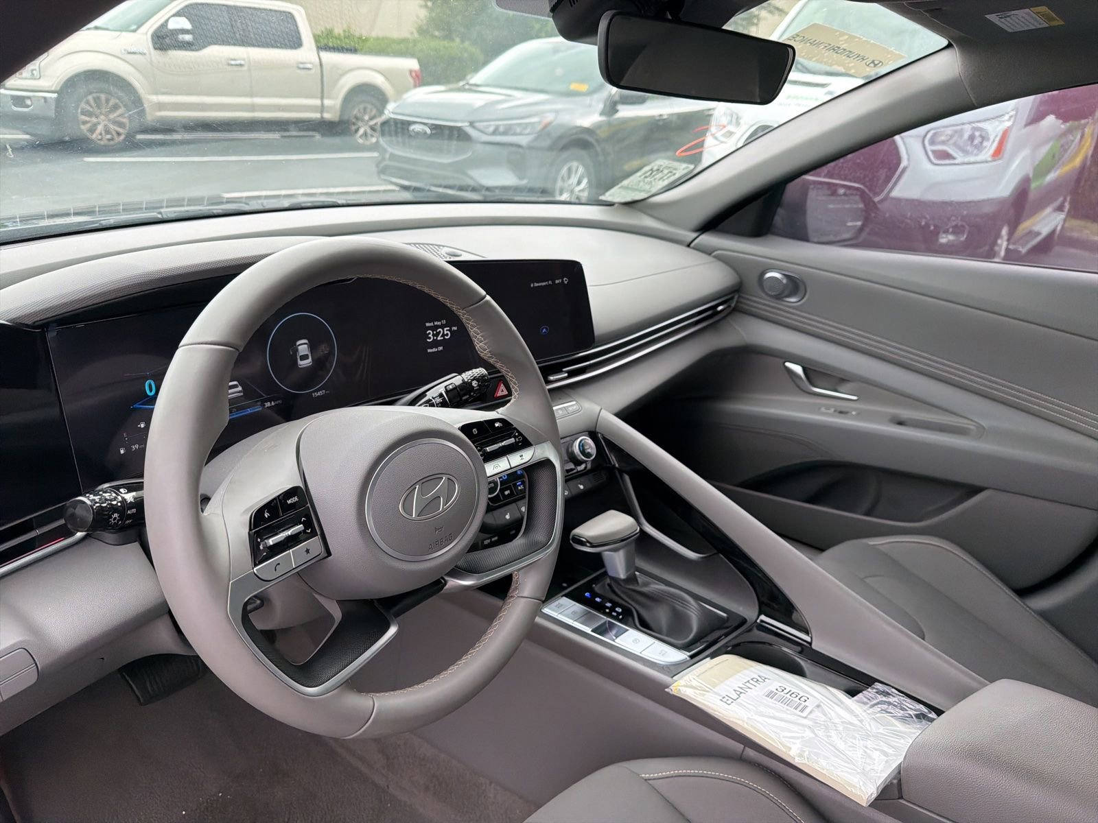 Used 2025 Hyundai Elantra SEL FWD image 23