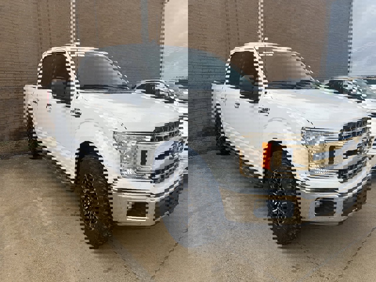 Certified 2018 Ford F150 XLT w/ Equipment Group 302A Luxury image 4